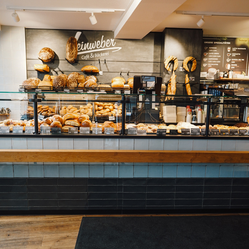 Innenansicht mit Theke der Leinweber Filiale in der Marktstrasse in Gladenbach